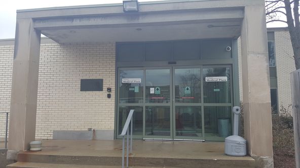 Waukegan Medical Plaza : 1616 Grand Ave, Waukegan, IL 60085